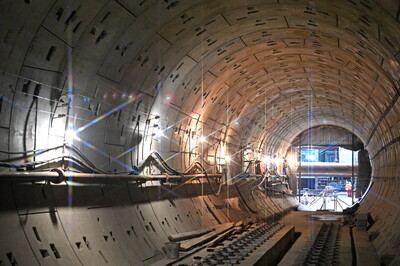 Собянин: на Троицкой линии метро строится 11 станций