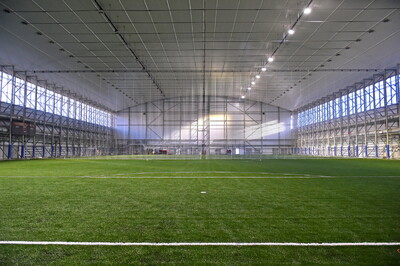 В Зеленограде ввели комплекс для спортшколы «Спутник» с бассейном и футбольным полем