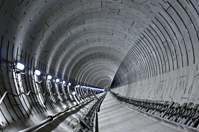 На Троицкой линии метро от «Новаторской» до «Бачуринской» пройден десятый тоннель