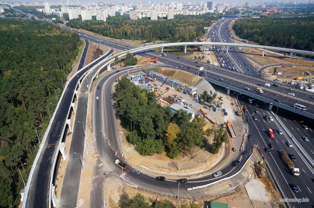 Более 285 км дорог построят в Москве в 2022-2024 годах – Бочкарёв