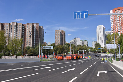 Собянин открыл путепровод через ж/д пути в районе станции Матвеевская