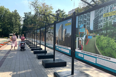 На Чистопрудном бульваре открыта фотовыставка о строительстве в Москве