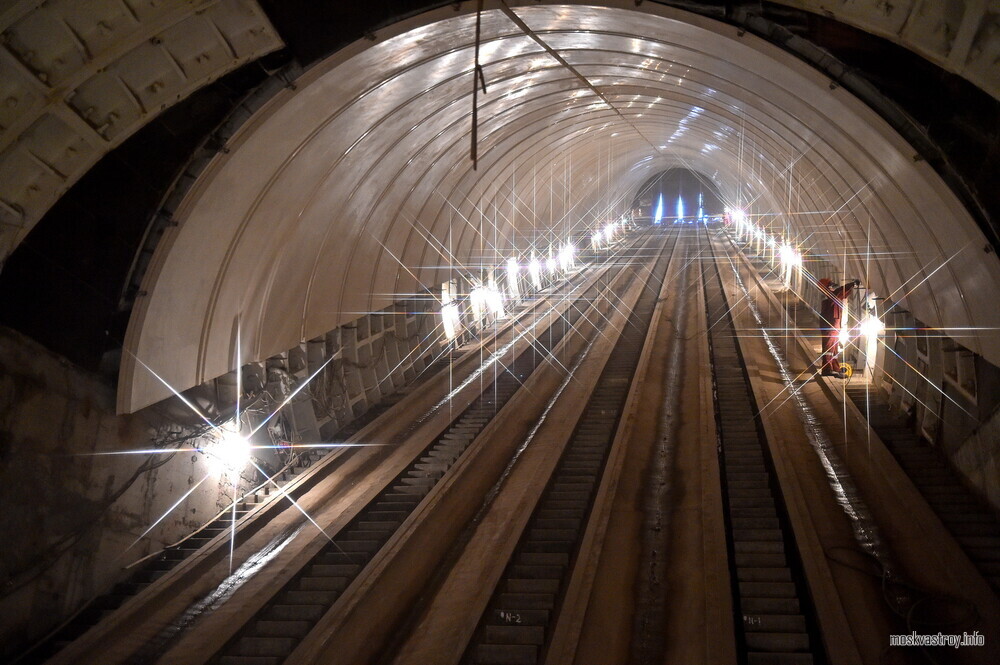 На станции БКЛ метро «Печатники» смонтировали 17 эскалаторов