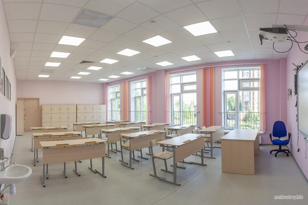 Собянин осмотрел новые детский сад и школу в Орехово-Борисово Южном