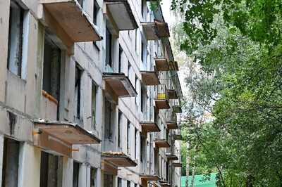 В Москве снесли 80 старых домов по реновации с начала года