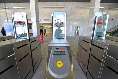 Во входном вестибюле станции БКЛ метро «Рижская» установили турникеты