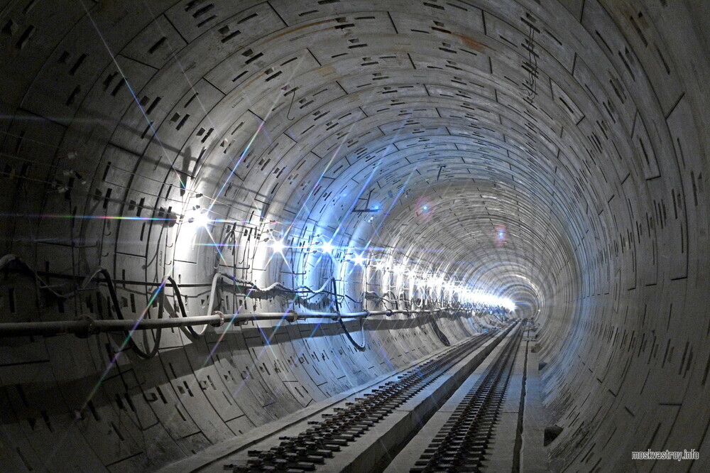 Свыше 200 тыс. кубометров бетона уложено на участке метро от «Новаторской» до «Бачуринской»